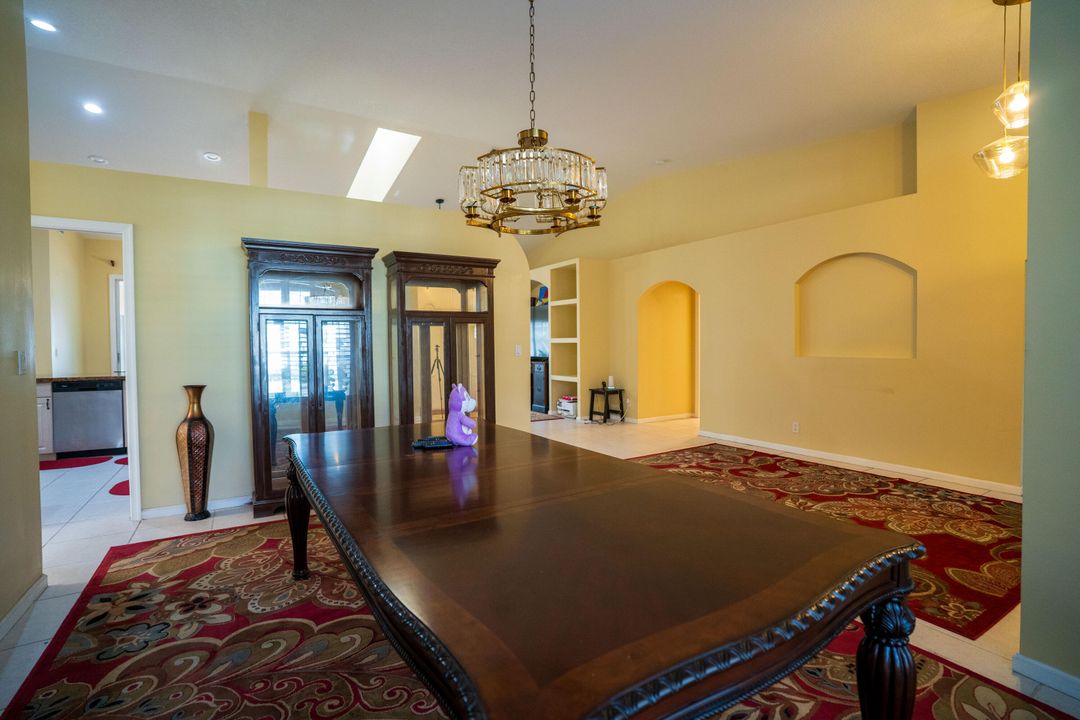 En Venta: $665,000 (4 camas, 3 baños, 2722 Pies cuadrados)