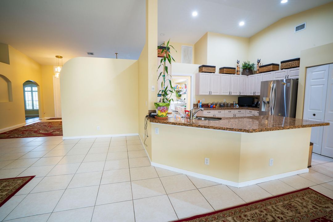 En Venta: $665,000 (4 camas, 3 baños, 2722 Pies cuadrados)