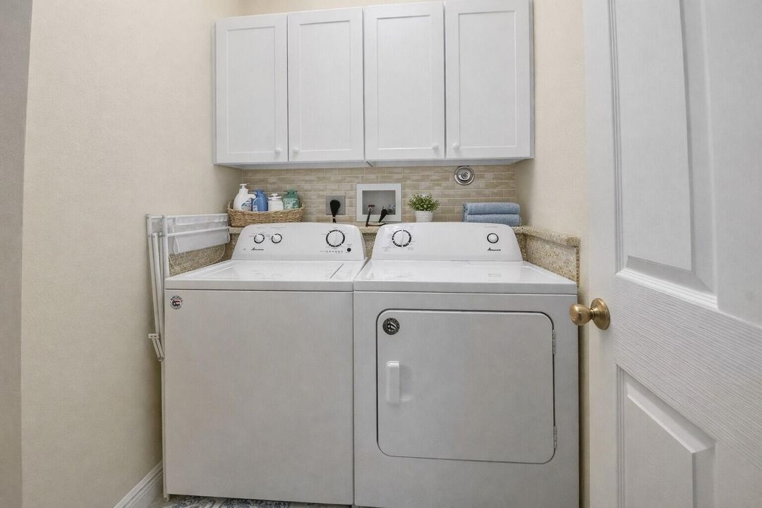 For Sale: $850,000 (4 beds, 2 baths, 2238 Square Feet)