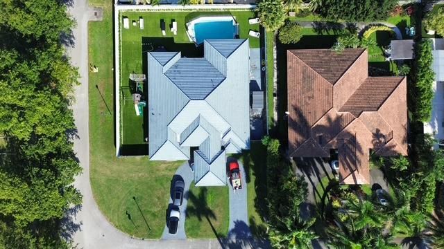 For Sale: $1,680,000 (6 beds, 4 baths, 3300 Square Feet)