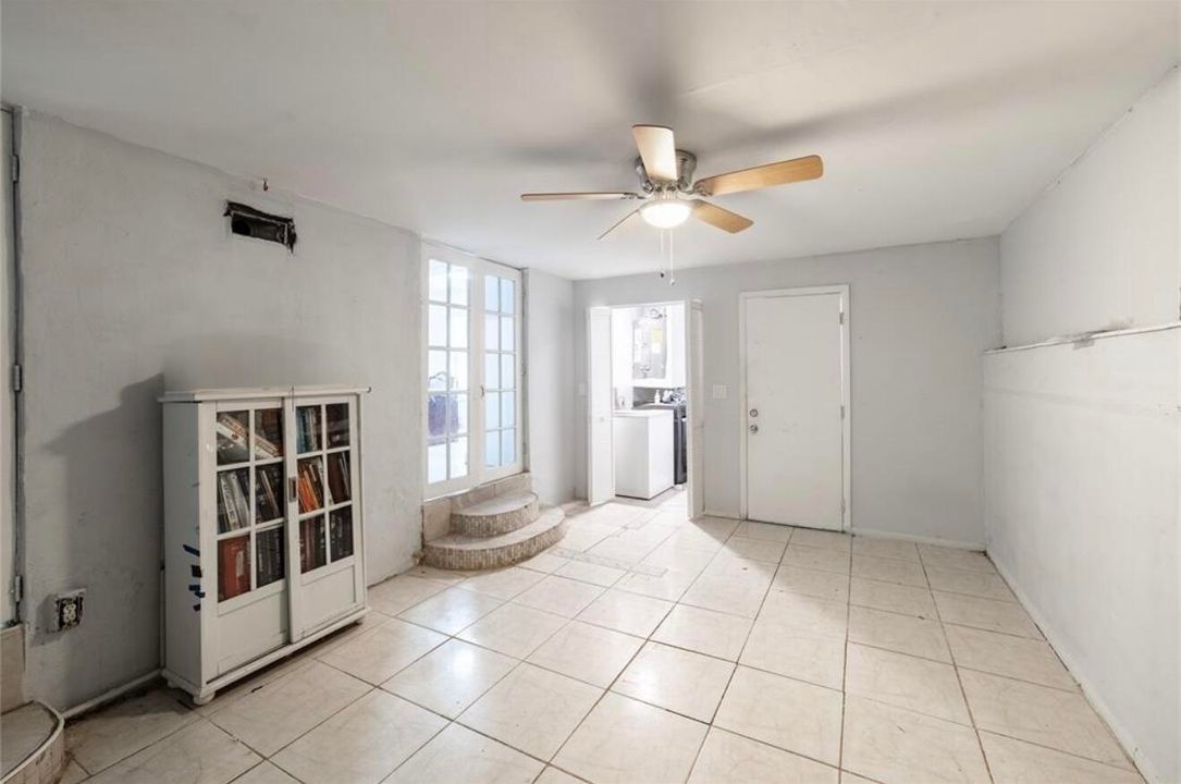 En Venta: $600,000 (3 camas, 1 baños, 3000 Pies cuadrados)