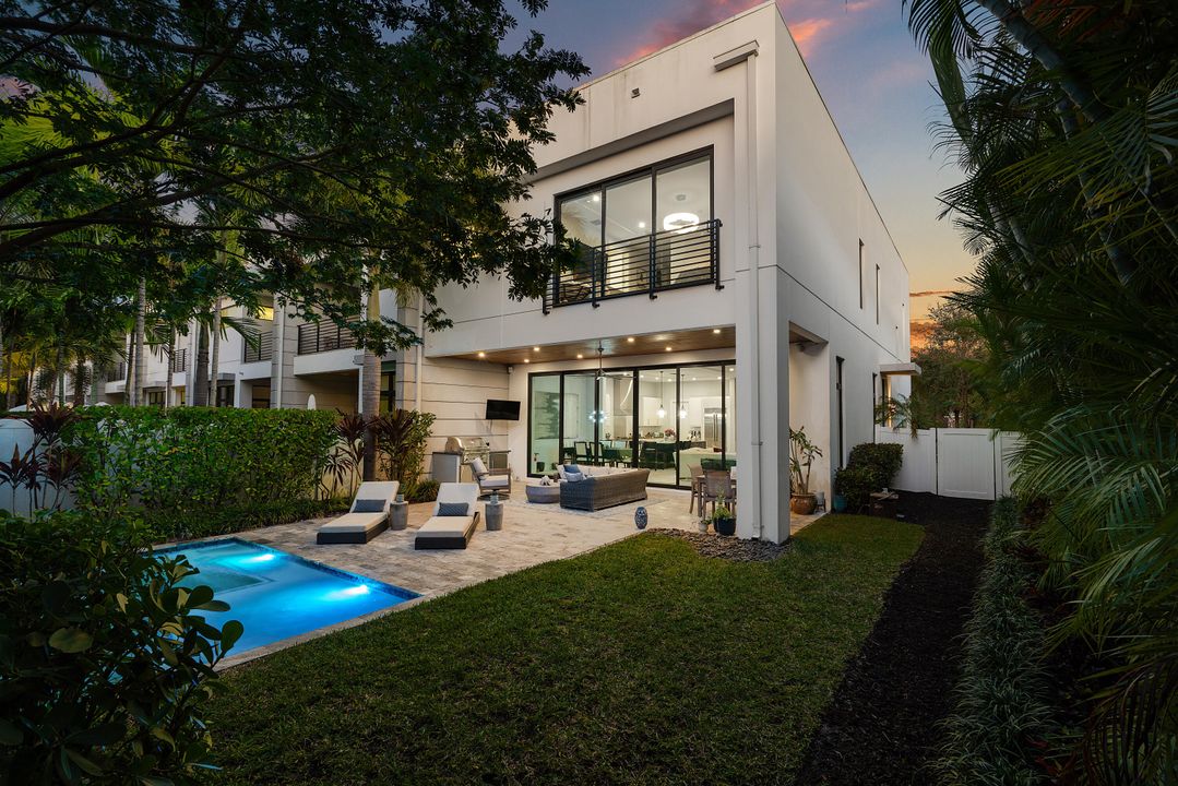 На продажу: $2,895,000 (3 спален, 3 ванн, 3106 Квадратных фут)