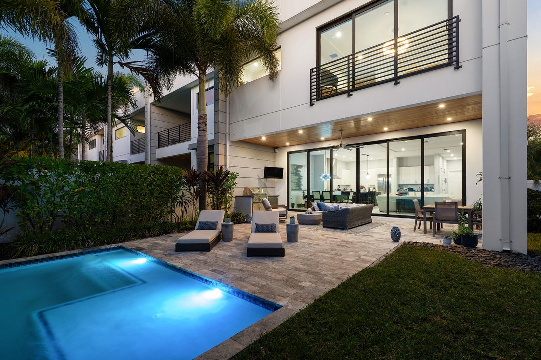 На продажу: $2,895,000 (3 спален, 3 ванн, 3106 Квадратных фут)