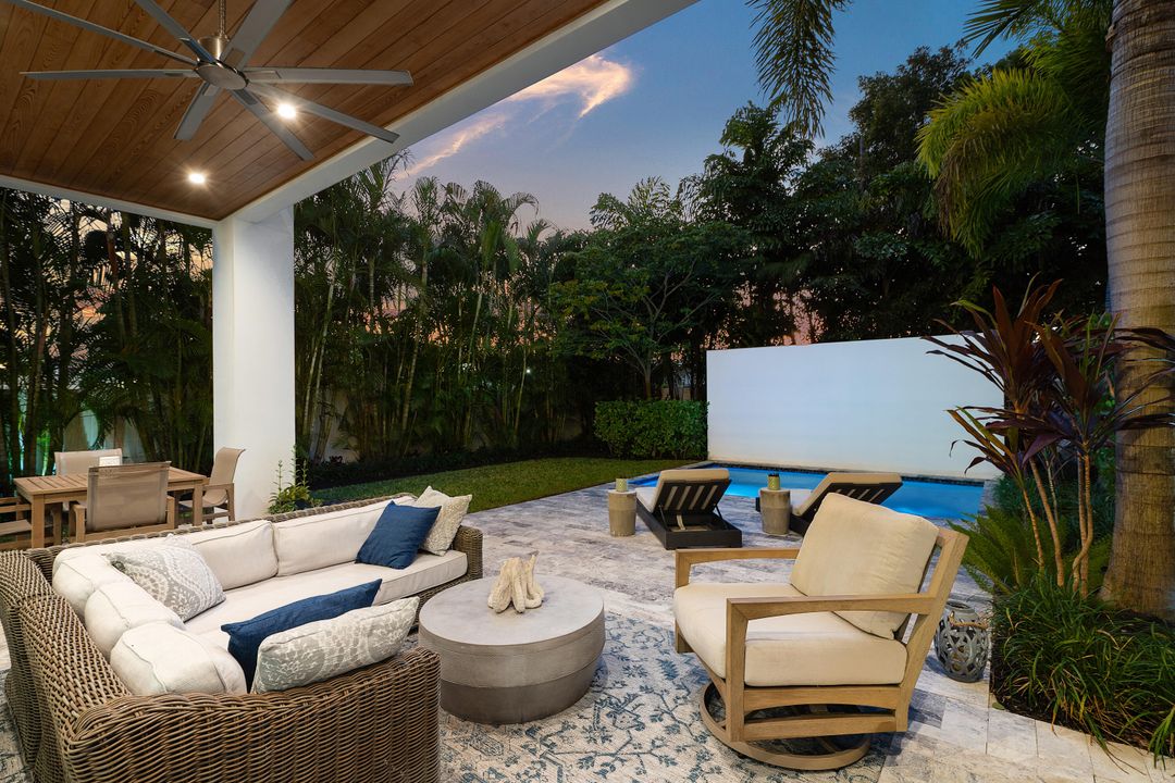 На продажу: $2,895,000 (3 спален, 3 ванн, 3106 Квадратных фут)