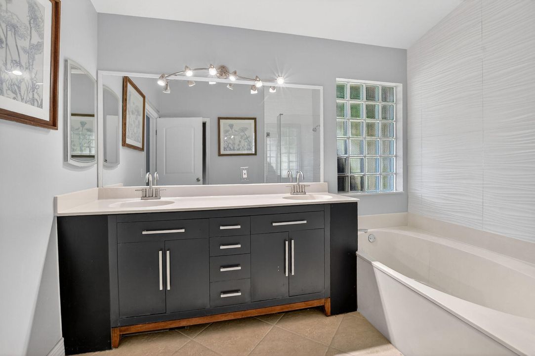 For Sale: $718,500 (4 beds, 2 baths, 1980 Square Feet)