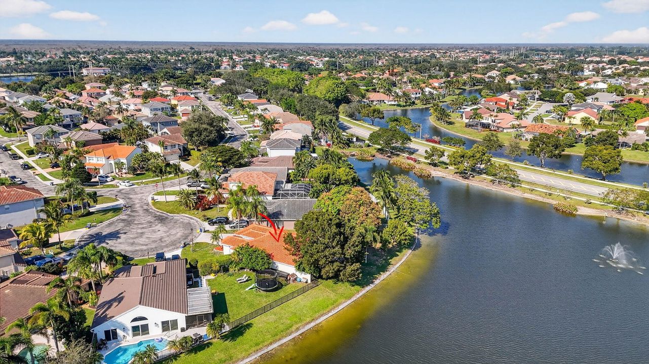 For Sale: $718,500 (4 beds, 2 baths, 1980 Square Feet)