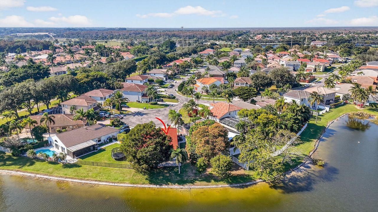 For Sale: $718,500 (4 beds, 2 baths, 1980 Square Feet)