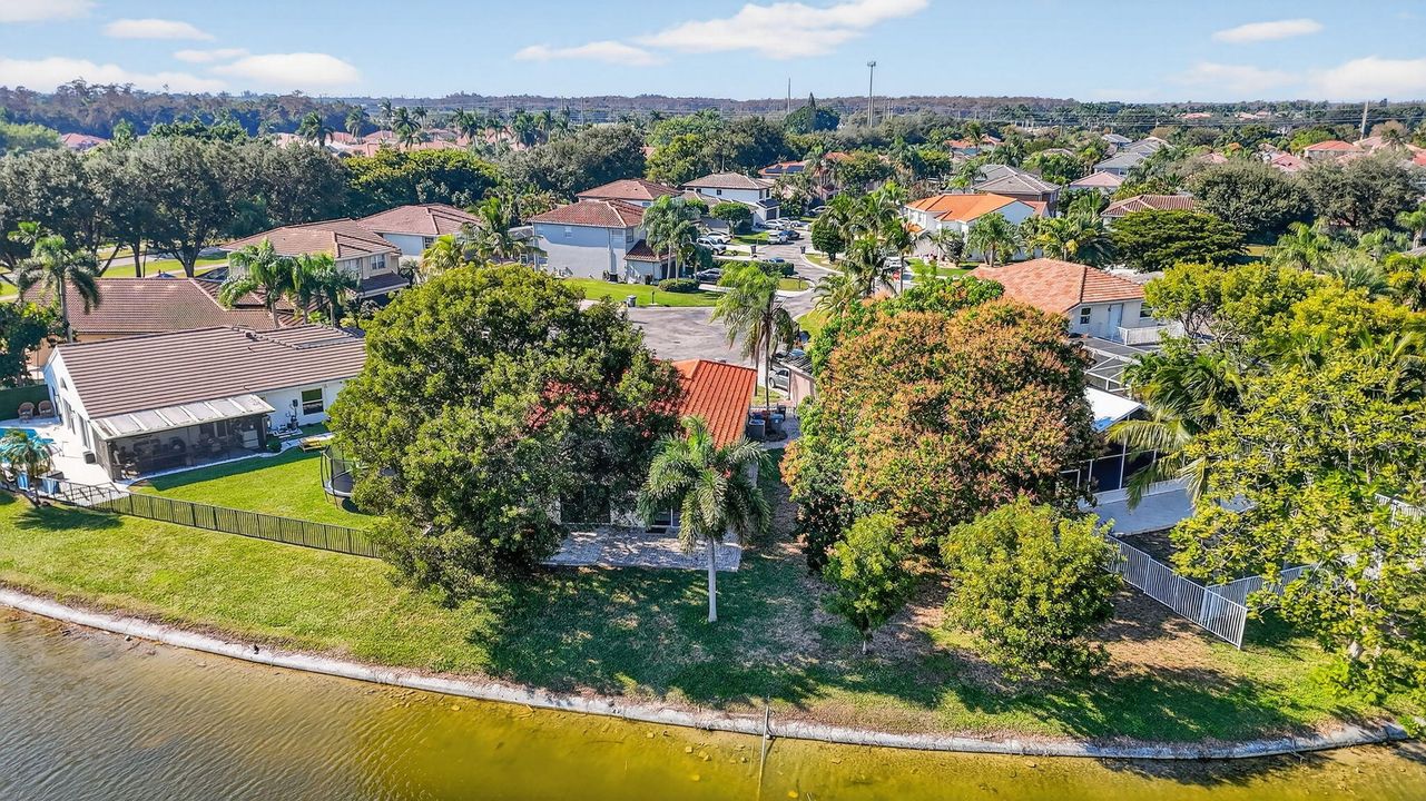 For Sale: $718,500 (4 beds, 2 baths, 1980 Square Feet)