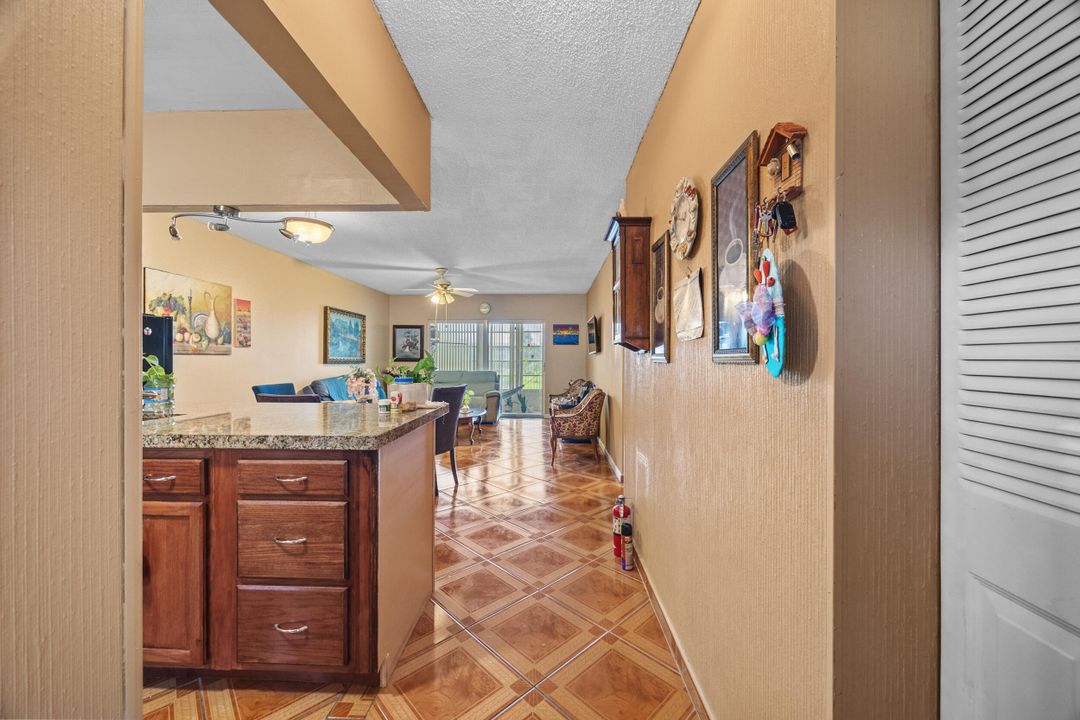 待售: $145,000 (2 贝兹, 2 浴室, 944 平方英尺)