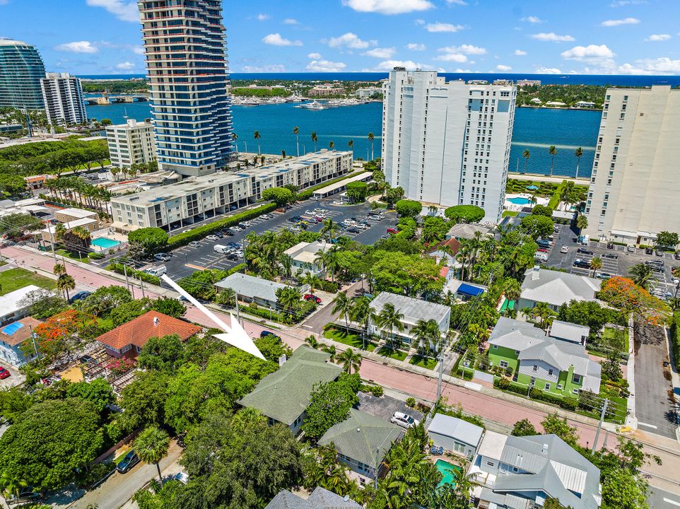 For Sale: $3,495,000 (5 beds, 3 baths, 3556 Square Feet)