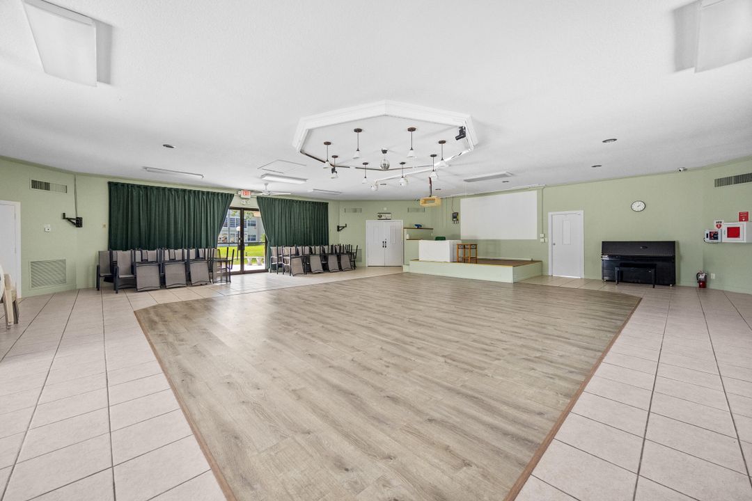 待售: $145,000 (2 贝兹, 2 浴室, 944 平方英尺)