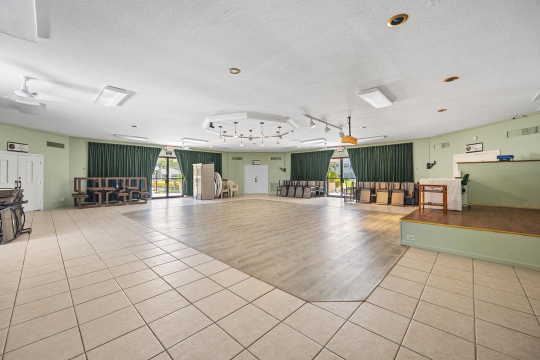 待售: $145,000 (2 贝兹, 2 浴室, 944 平方英尺)