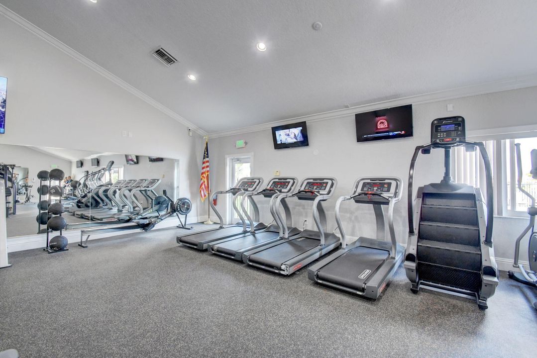 For Sale: $718,500 (4 beds, 2 baths, 1980 Square Feet)