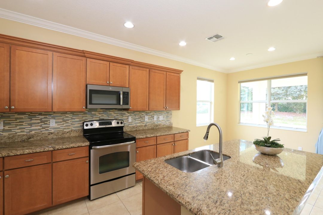 待售: $399,000 (3 贝兹, 2 浴室, 1895 平方英尺)