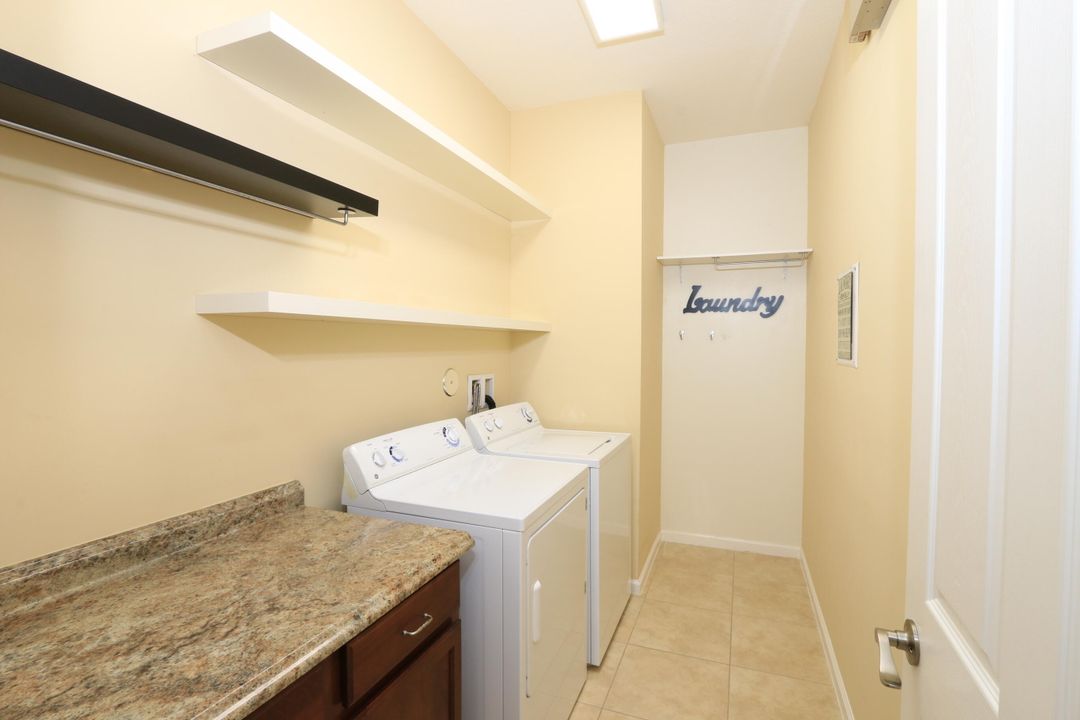 待售: $399,000 (3 贝兹, 2 浴室, 1895 平方英尺)