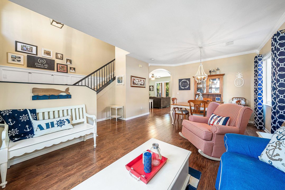 En Venta: $595,000 (4 camas, 3 baños, 2236 Pies cuadrados)