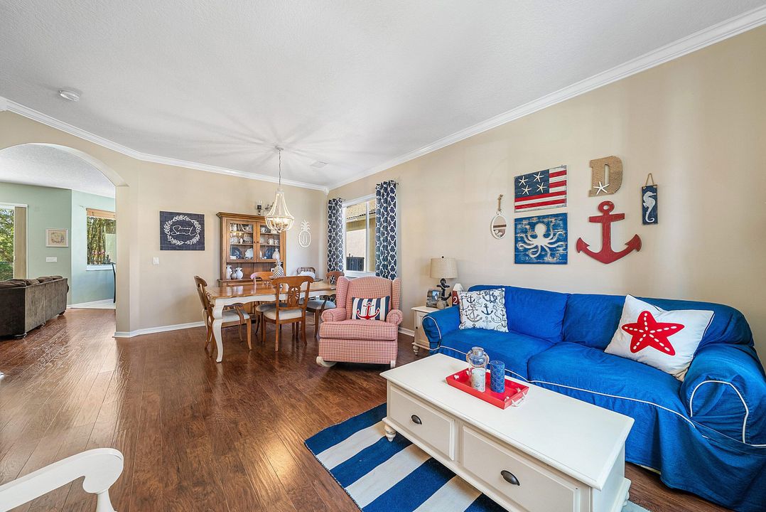 En Venta: $595,000 (4 camas, 3 baños, 2236 Pies cuadrados)