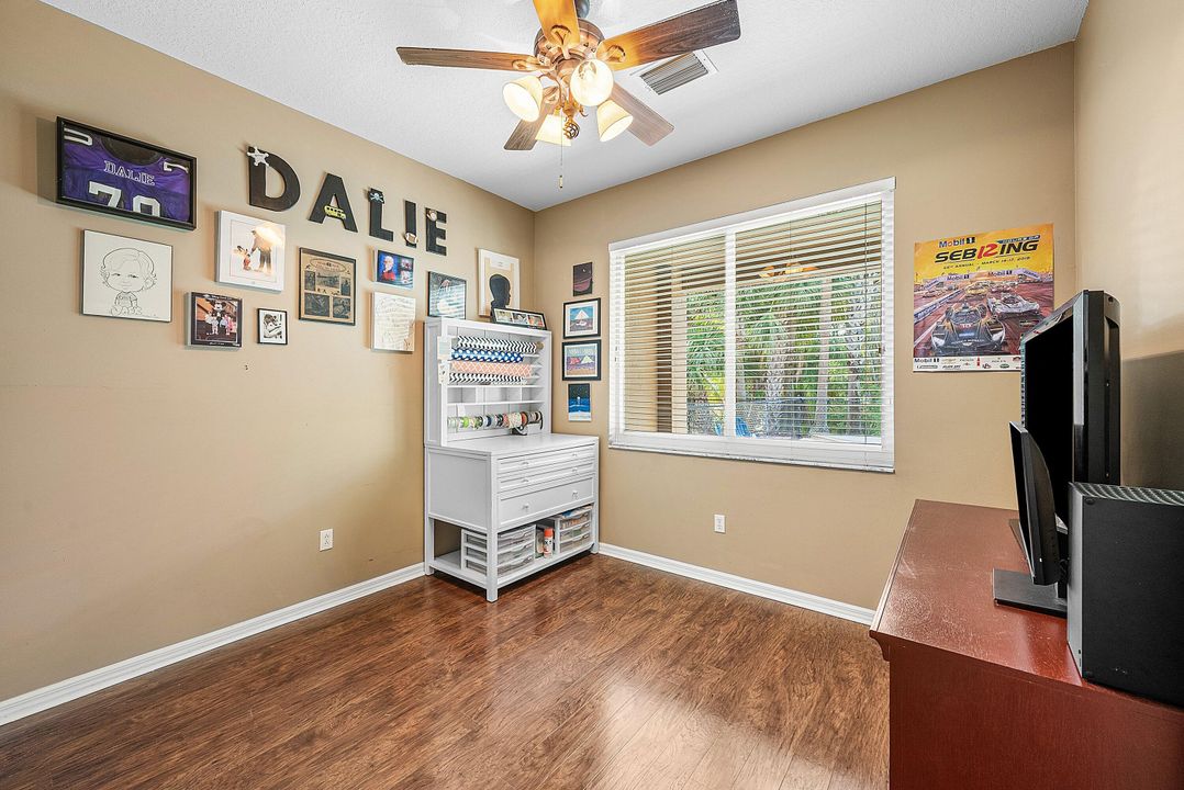 En Venta: $595,000 (4 camas, 3 baños, 2236 Pies cuadrados)