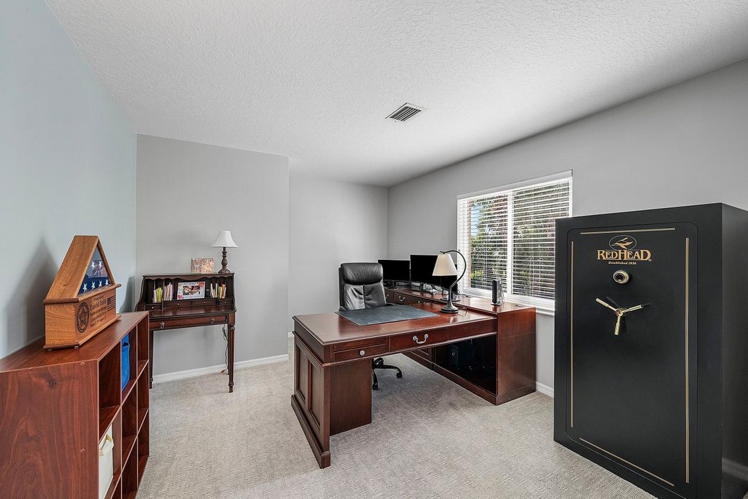 En Venta: $595,000 (4 camas, 3 baños, 2236 Pies cuadrados)