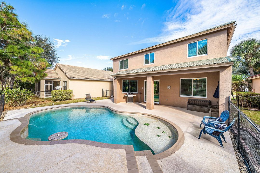 En Venta: $595,000 (4 camas, 3 baños, 2236 Pies cuadrados)