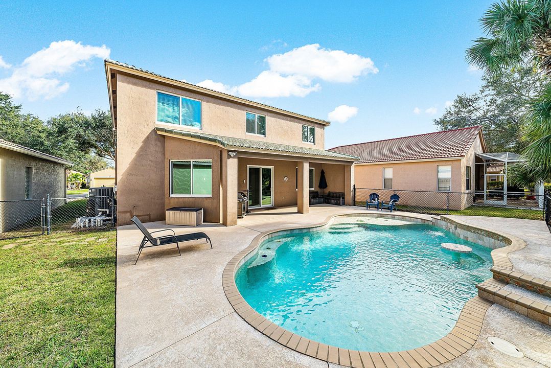 En Venta: $595,000 (4 camas, 3 baños, 2236 Pies cuadrados)