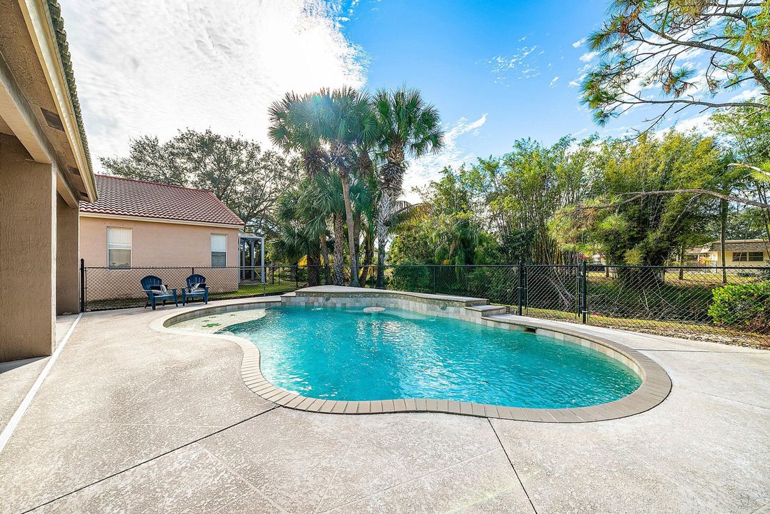 En Venta: $595,000 (4 camas, 3 baños, 2236 Pies cuadrados)