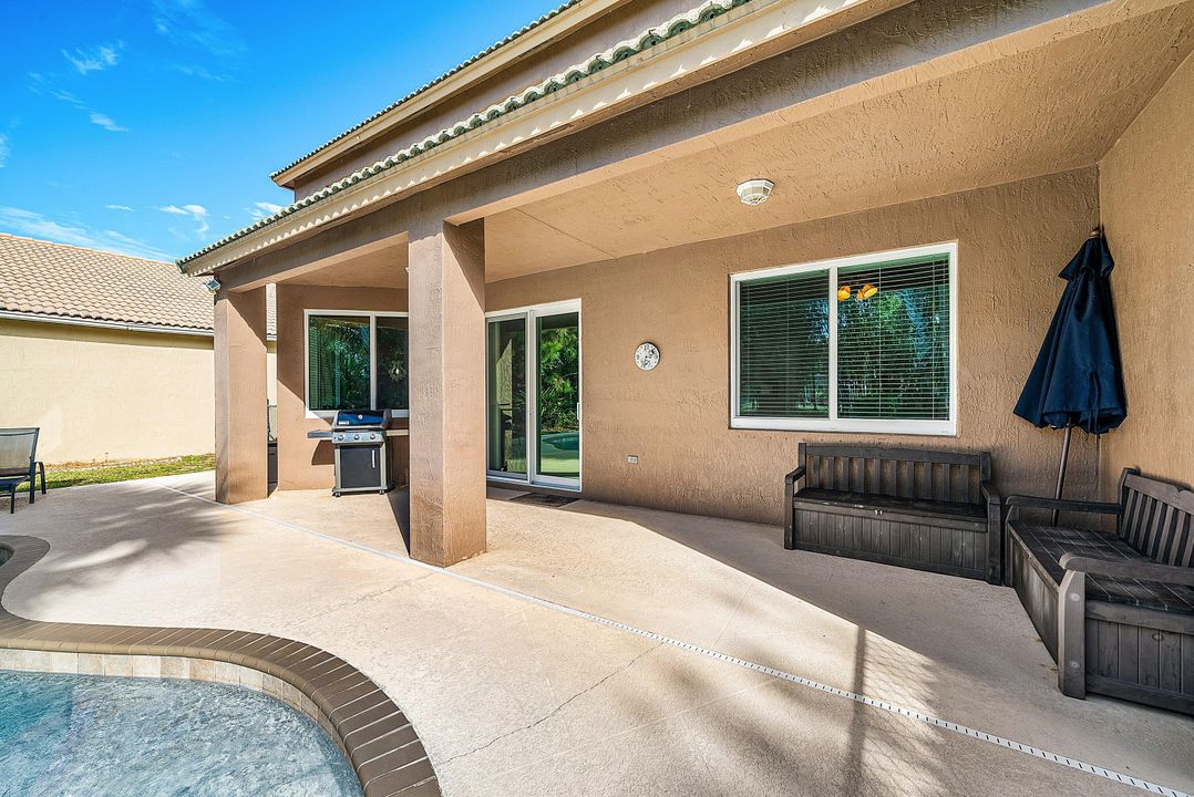 En Venta: $595,000 (4 camas, 3 baños, 2236 Pies cuadrados)