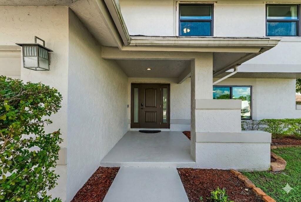 For Sale: $729,900 (4 beds, 2 baths, 2552 Square Feet)