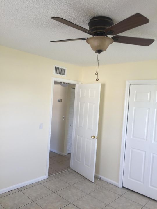 For Rent: $1,900 (2 beds, 2 baths, 957 Square Feet)
