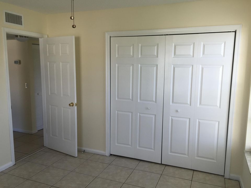 For Rent: $1,900 (2 beds, 2 baths, 957 Square Feet)