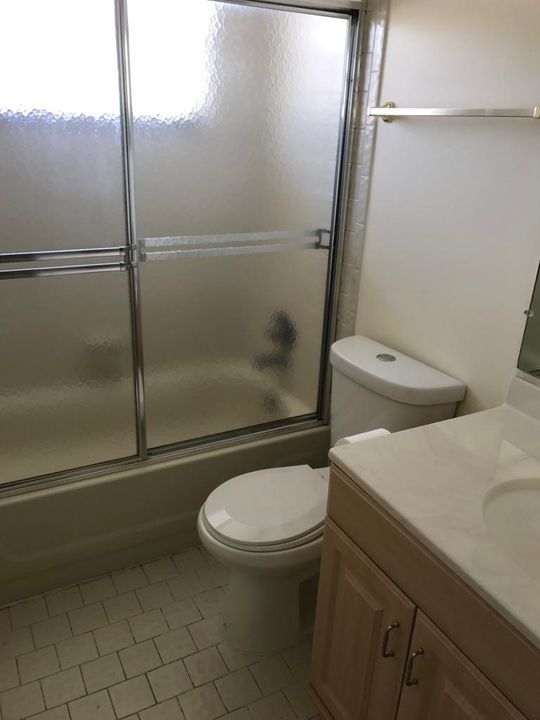 For Rent: $1,900 (2 beds, 2 baths, 957 Square Feet)