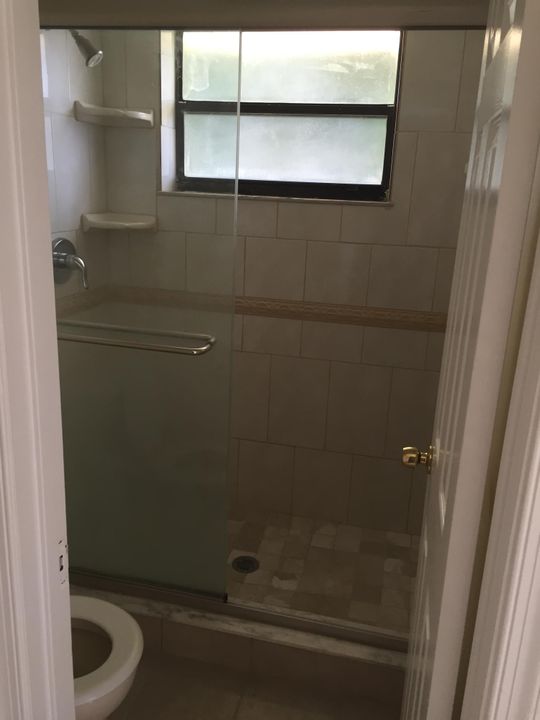 For Rent: $1,900 (2 beds, 2 baths, 957 Square Feet)