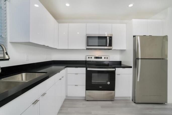 For Rent: $3,400 (3 beds, 2 baths, 1350 Square Feet)