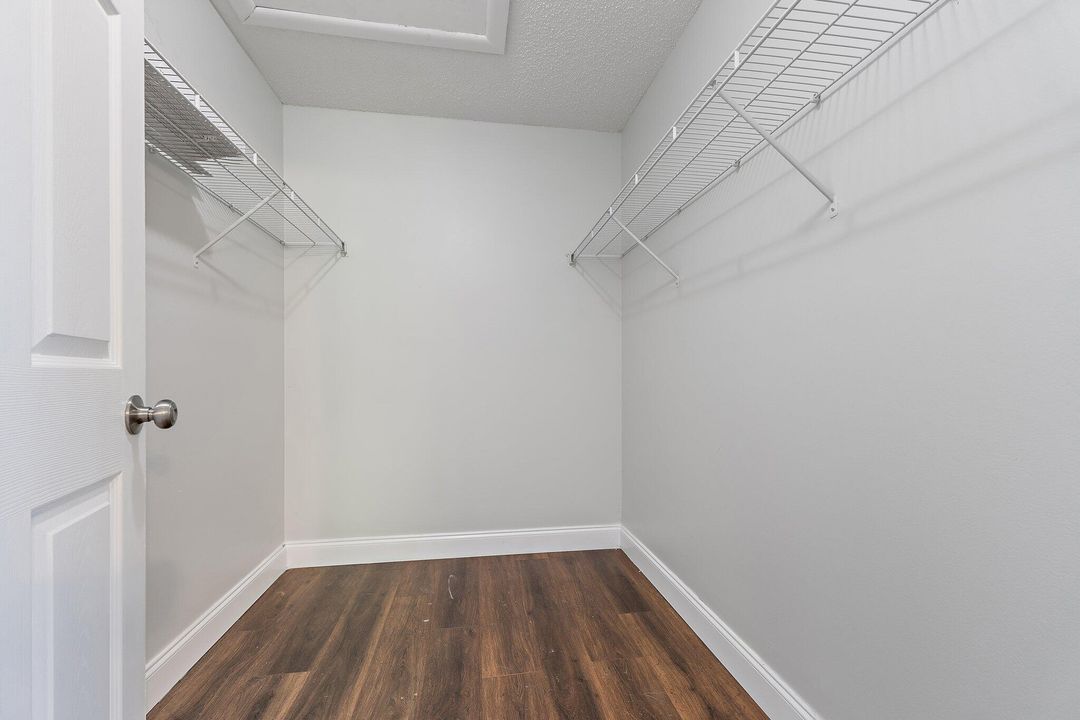 For Sale: $729,900 (4 beds, 2 baths, 2552 Square Feet)