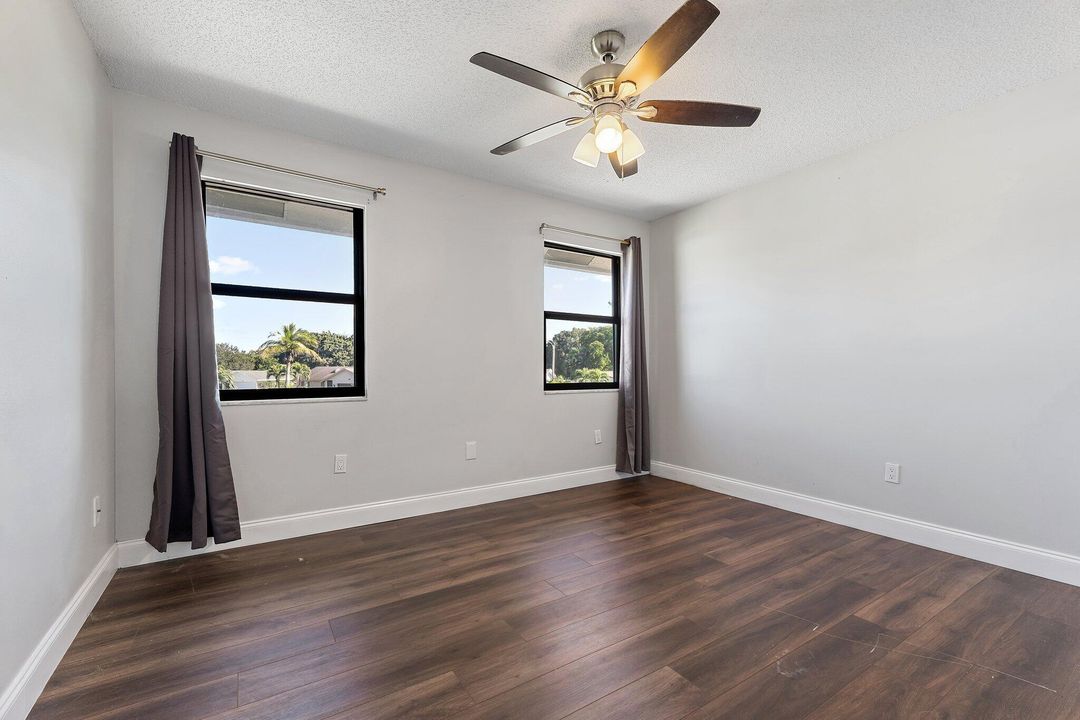 For Sale: $729,900 (4 beds, 2 baths, 2552 Square Feet)