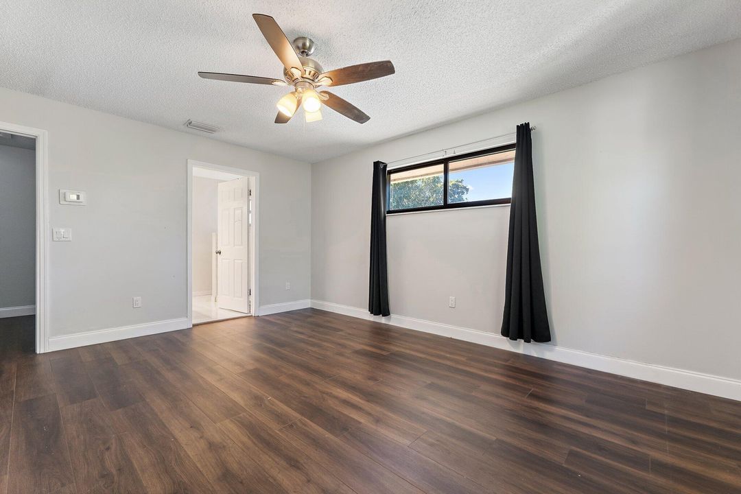 For Sale: $729,900 (4 beds, 2 baths, 2552 Square Feet)