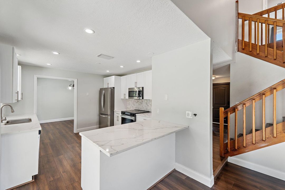 For Sale: $729,900 (4 beds, 2 baths, 2552 Square Feet)