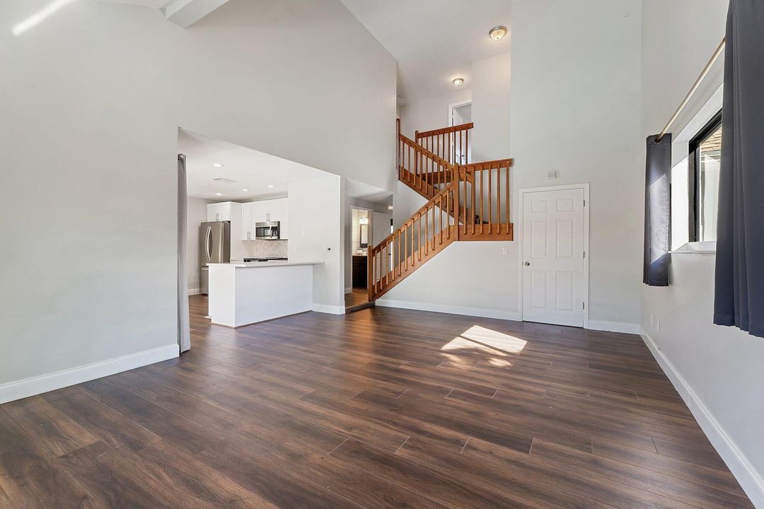 For Sale: $729,900 (4 beds, 2 baths, 2552 Square Feet)