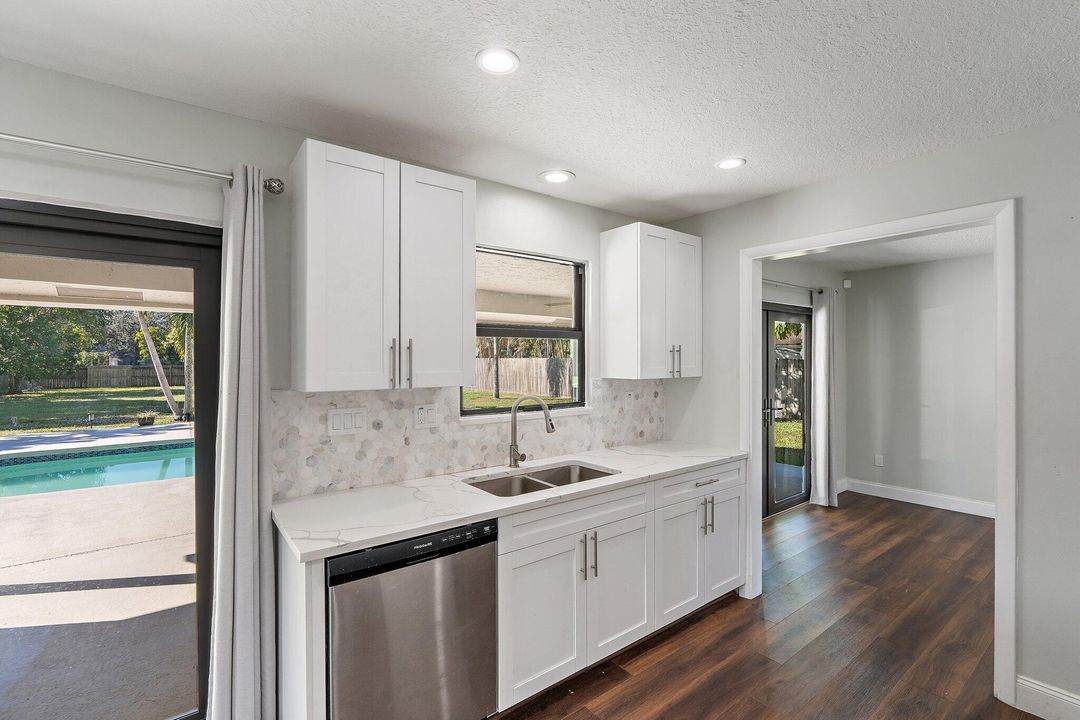 For Sale: $729,900 (4 beds, 2 baths, 2552 Square Feet)