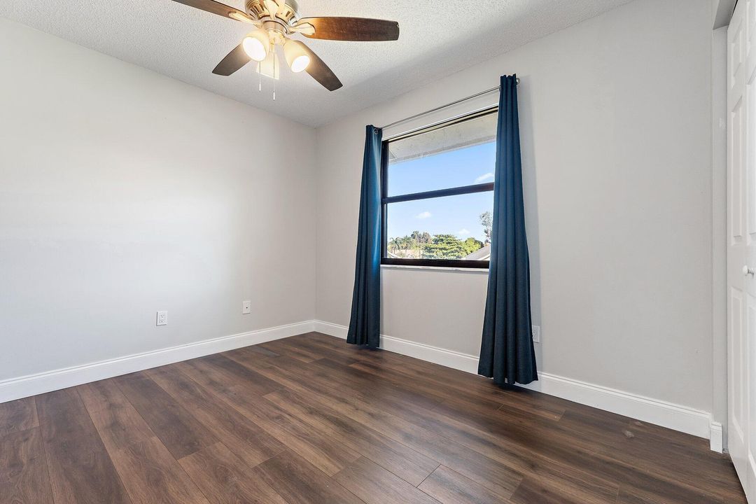 For Sale: $729,900 (4 beds, 2 baths, 2552 Square Feet)