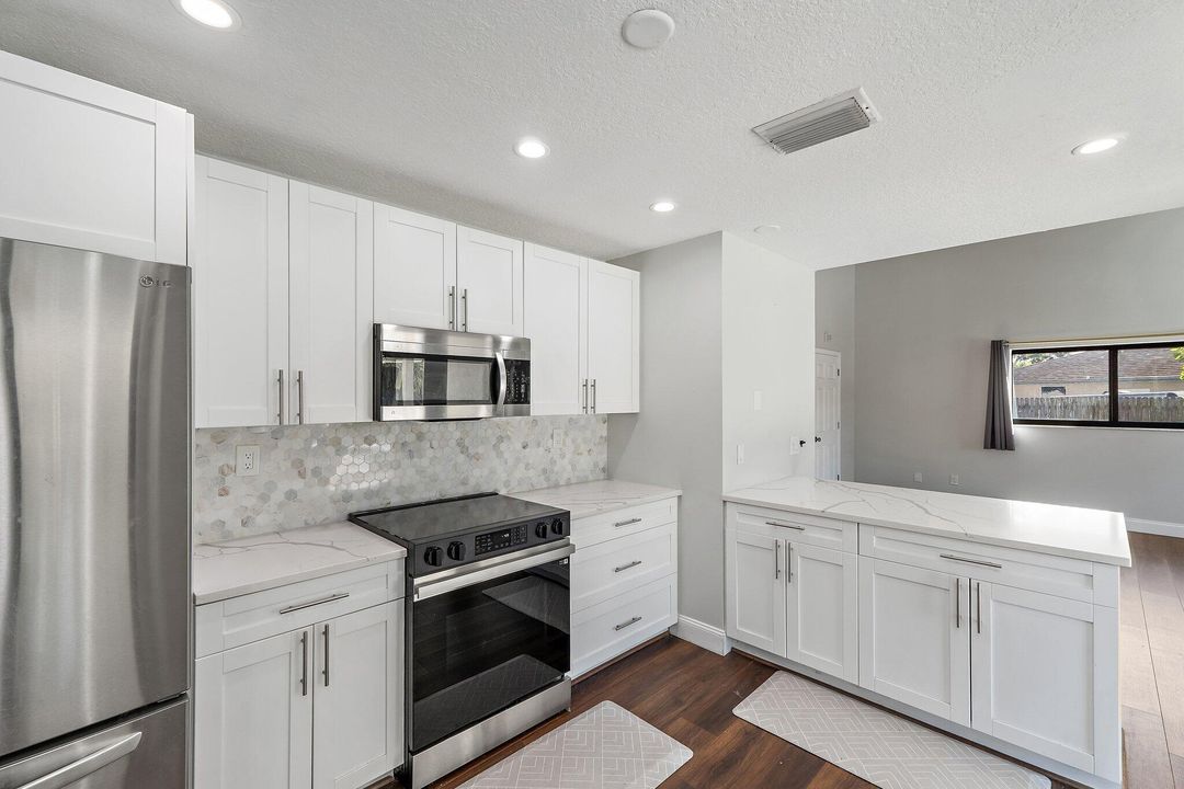 For Sale: $729,900 (4 beds, 2 baths, 2552 Square Feet)