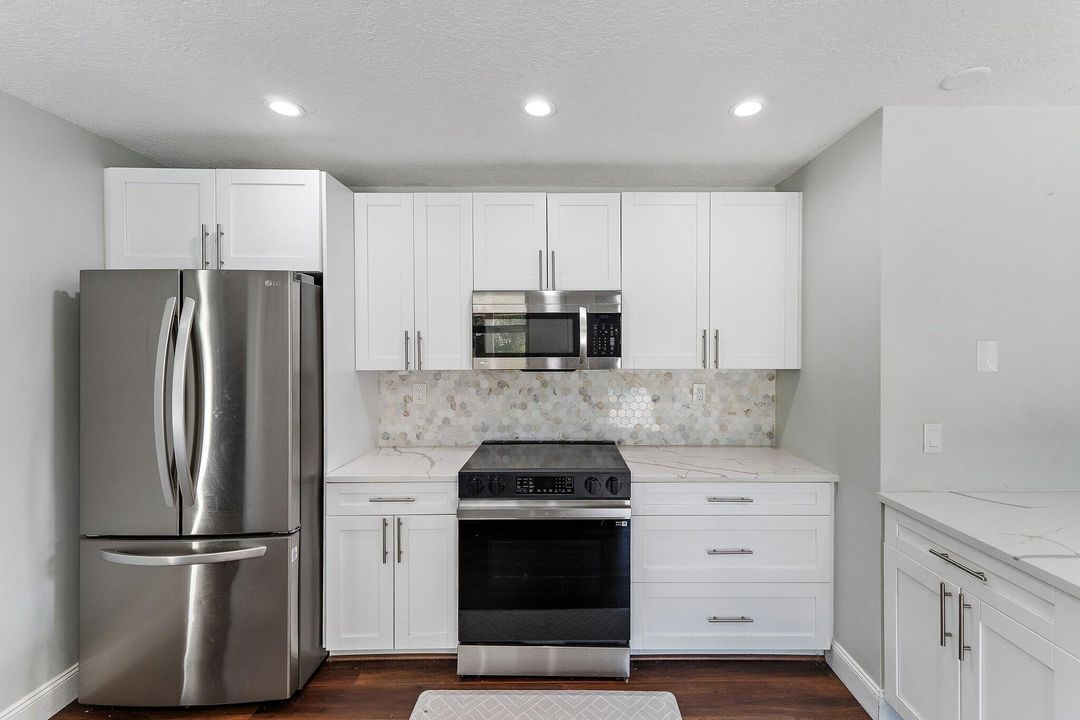 For Sale: $729,900 (4 beds, 2 baths, 2552 Square Feet)