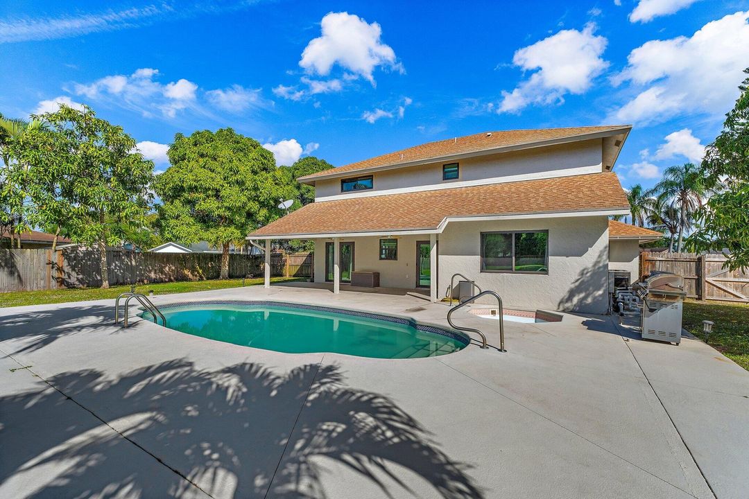 For Sale: $729,900 (4 beds, 2 baths, 2552 Square Feet)