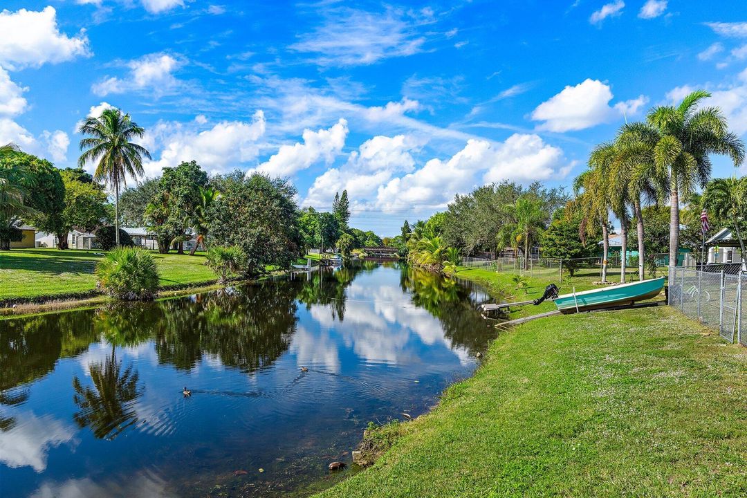 For Sale: $729,900 (4 beds, 2 baths, 2552 Square Feet)