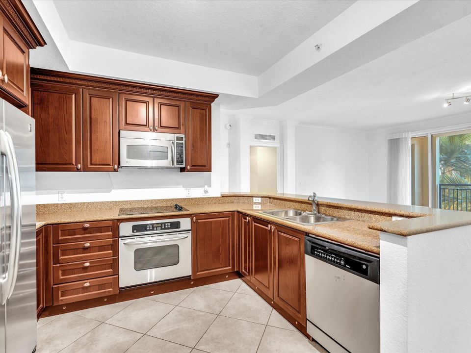 В аренду: $2,500 (3 спален, 2 ванн, 1367 Квадратных фут)