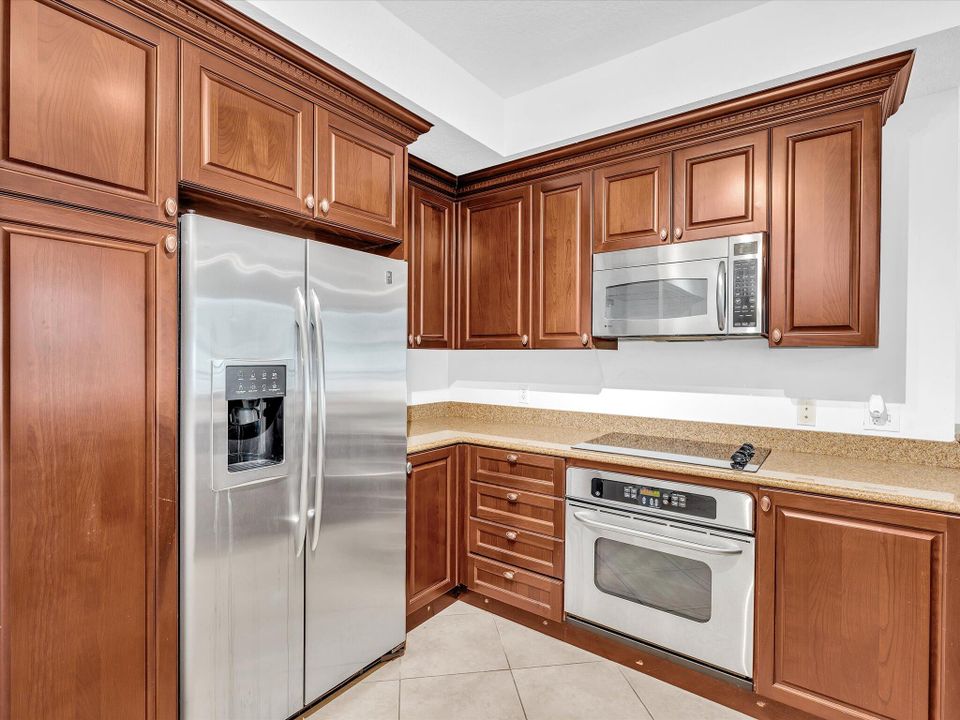 В аренду: $2,500 (3 спален, 2 ванн, 1367 Квадратных фут)