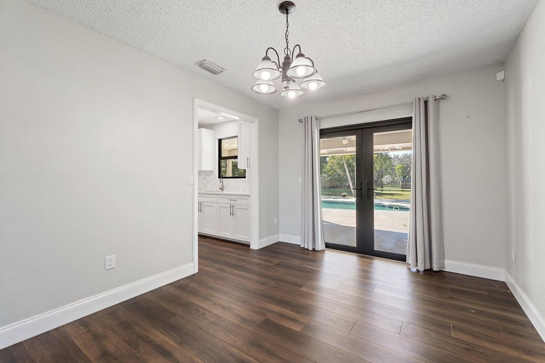 For Sale: $729,900 (4 beds, 2 baths, 2552 Square Feet)