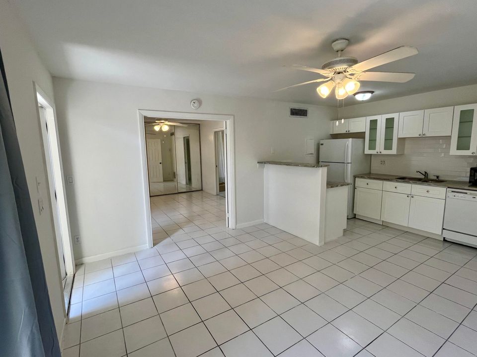For Rent: $1,600 (1 beds, 1 baths, 627 Square Feet)