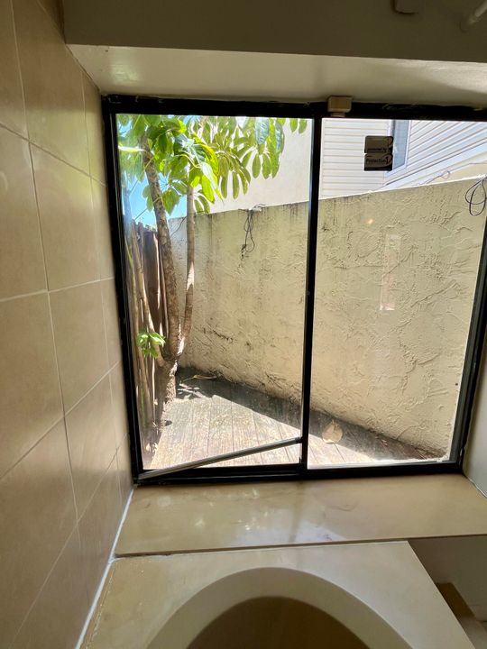 For Rent: $1,600 (1 beds, 1 baths, 627 Square Feet)