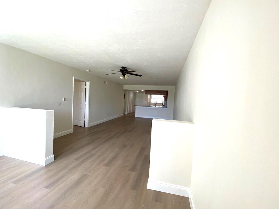 For Rent: $2,300 (2 beds, 2 baths, 1201 Square Feet)